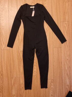 Qinsen, Fit & Comfort Black Long-Sleeve Bodysuit – Size M